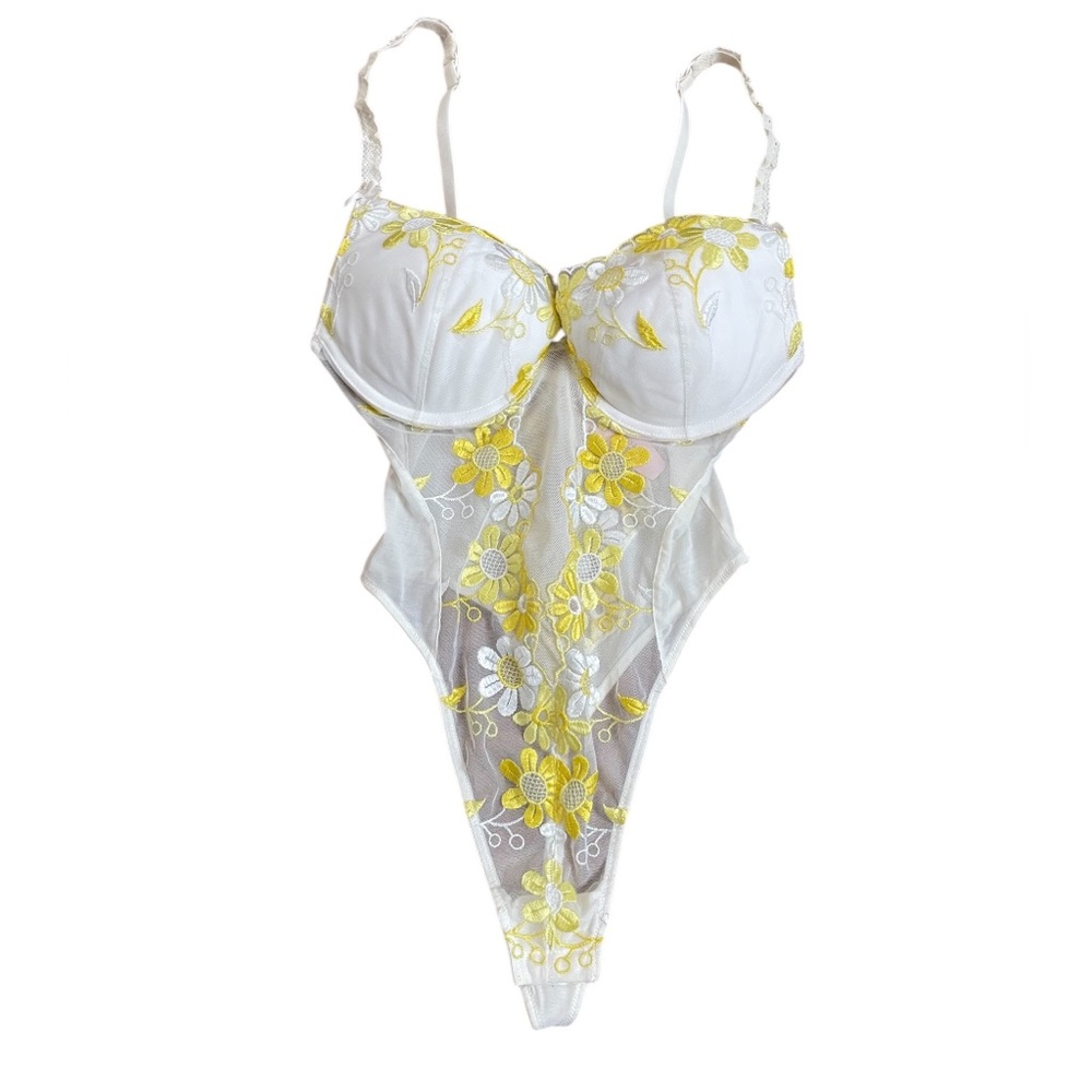 Victoria’s Secret Y2K Daisy Yellow Embroidered Floral Teddy Bodysuit S